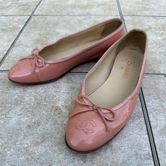 Chanel
Patent leather ballet flats - Picture 2 of 16